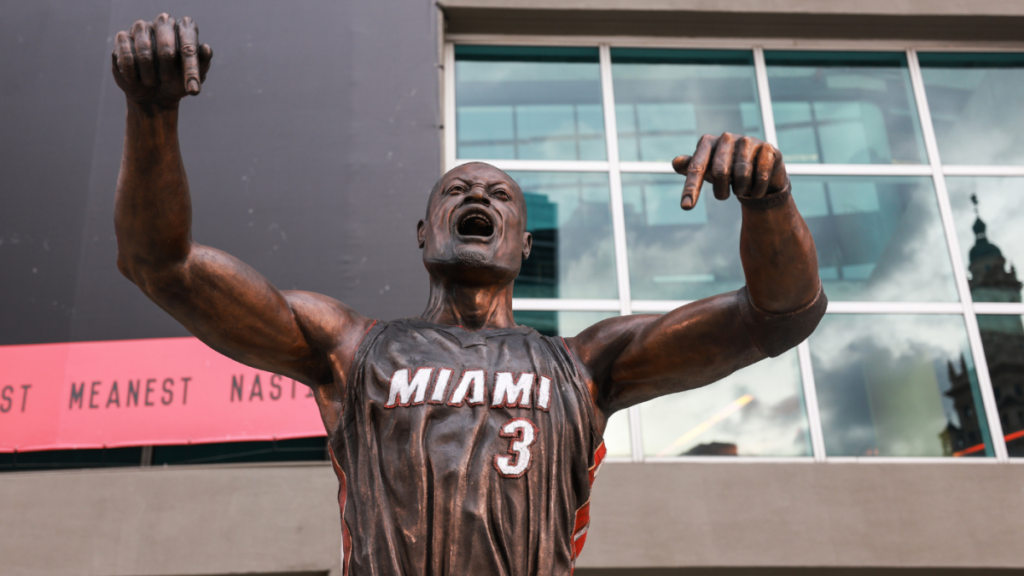 d-wade-statue