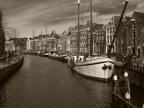 boats-sailboats-canal-historical